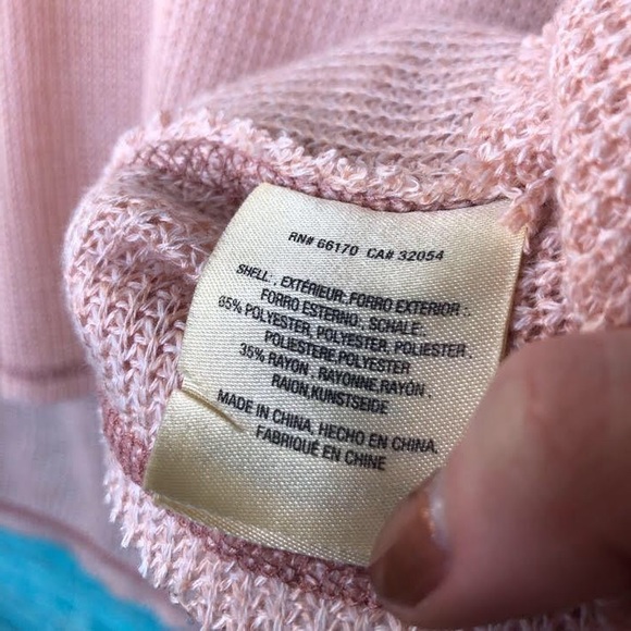 ANTHRO DELETTA Cold Shoulder Knit High Low Sweater - Picture 4 of 5